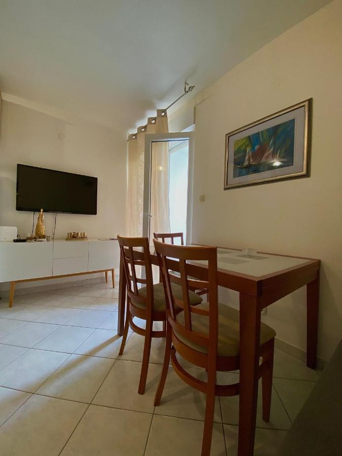 Apartman Monika Near The Beach Σπλιτ Εξωτερικό φωτογραφία